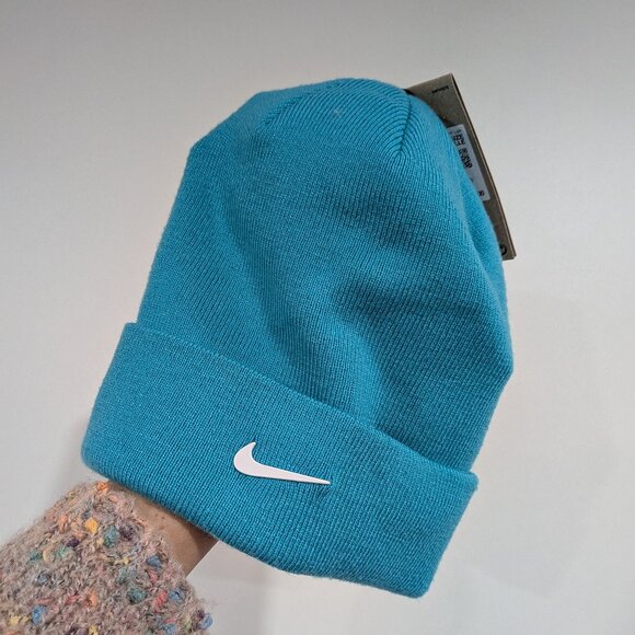 BNWT Nike Cuffed Beanie Turquoise Blue White One Size - Picture 1 of 3